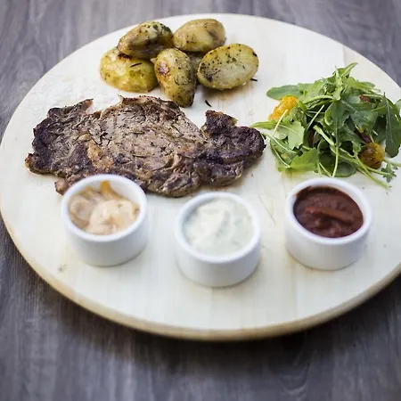 Ośrodek wypoczynkowy Avangard 4*